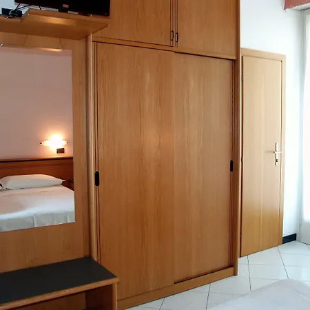 Excelsior Hotel 3*